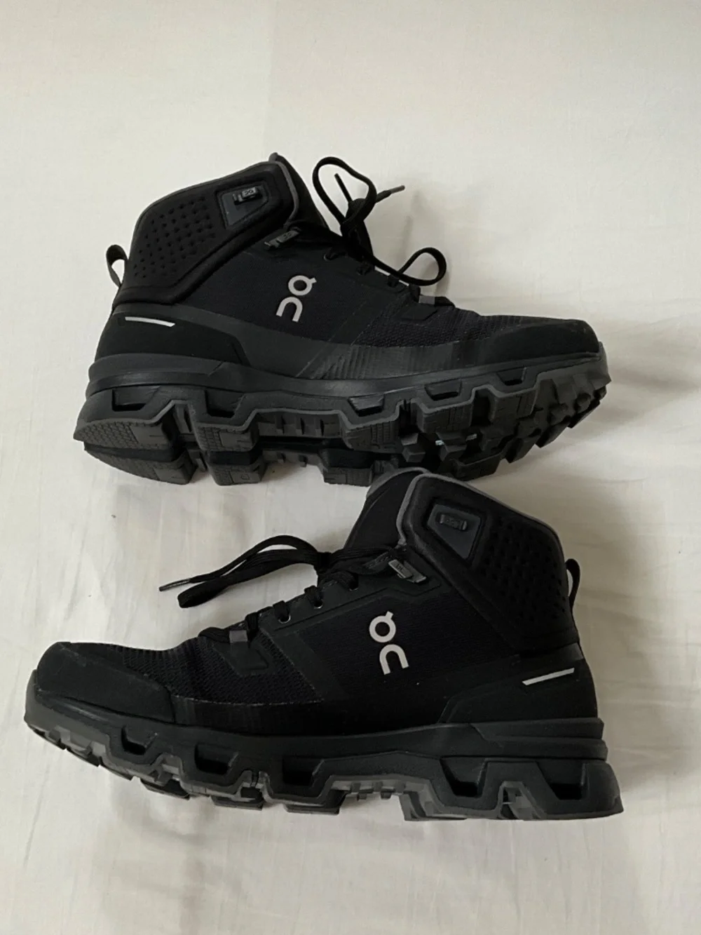 NWOB ON CloudRock Waterproof Hiking Boots Size 10 Black - Picture 4 of 15